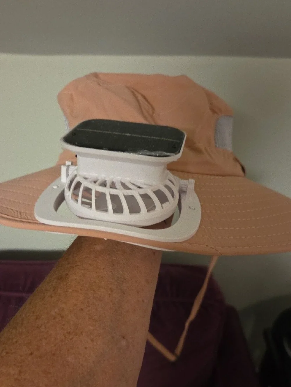 Light Pink Wide Brim Sun Hat with Solar Fan